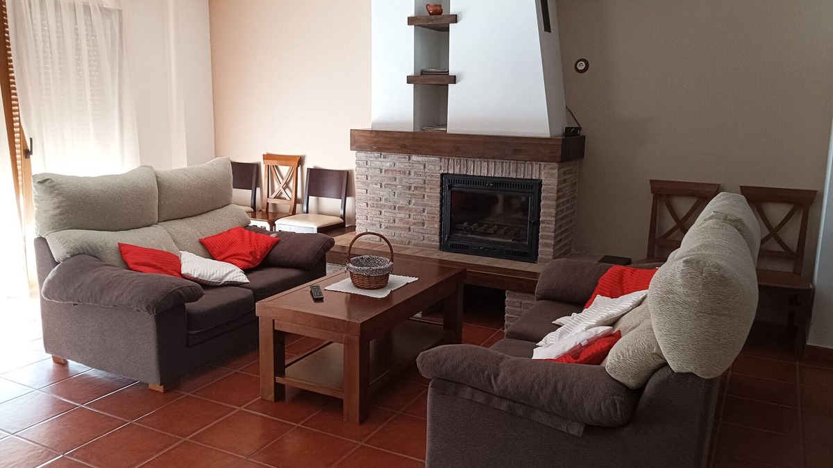 Pina de Montalgrao House | Holiday Home 'Casa De La Calle El Pozo' with Mountain View and Balcony