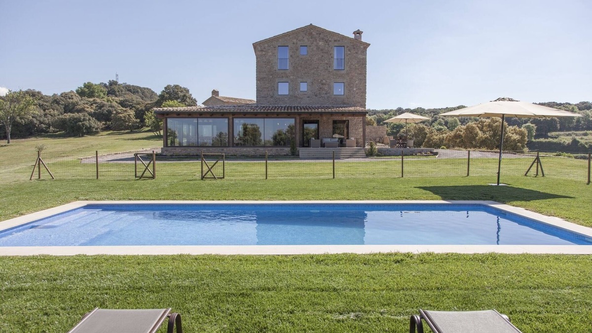 Prats de Llucanes Villa | Holiday home of great standard. Rural property for 46 persons and great views.