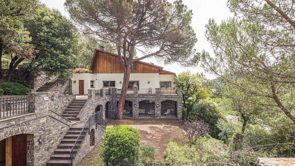 Sant Quirze Safaja House | Holiday Home 'Casa Gran' with Mountain View, Private Terrace and Wi-Fi