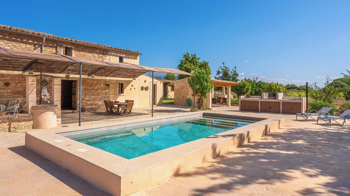 Binissalem House | Holiday Home Es Verger with Mountain View, Pool, Garden & Terrace