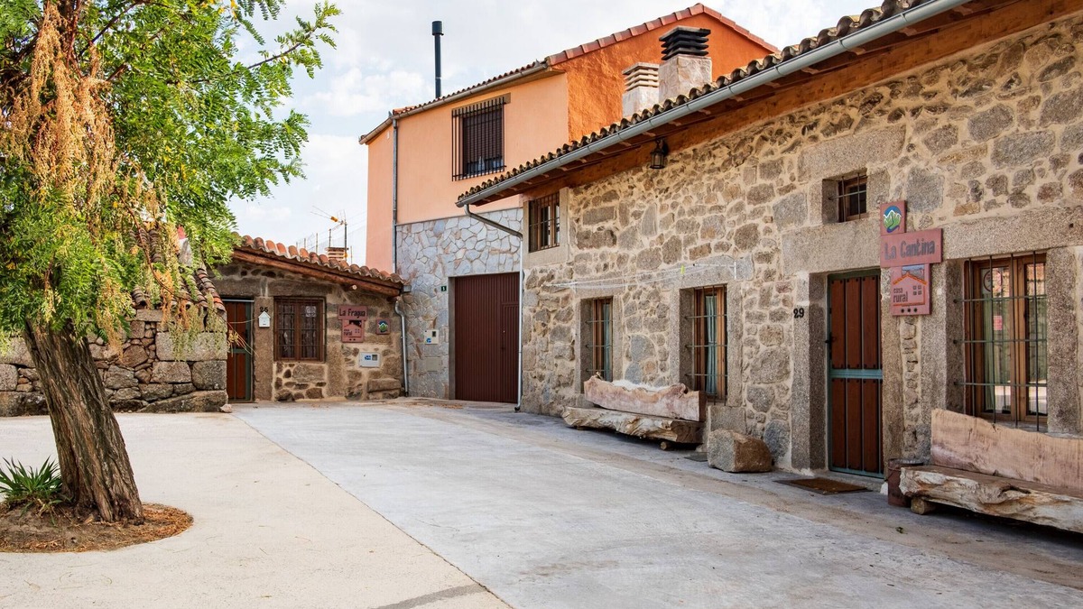 Villar de Corneja House | Holiday Home 'La Fragua'