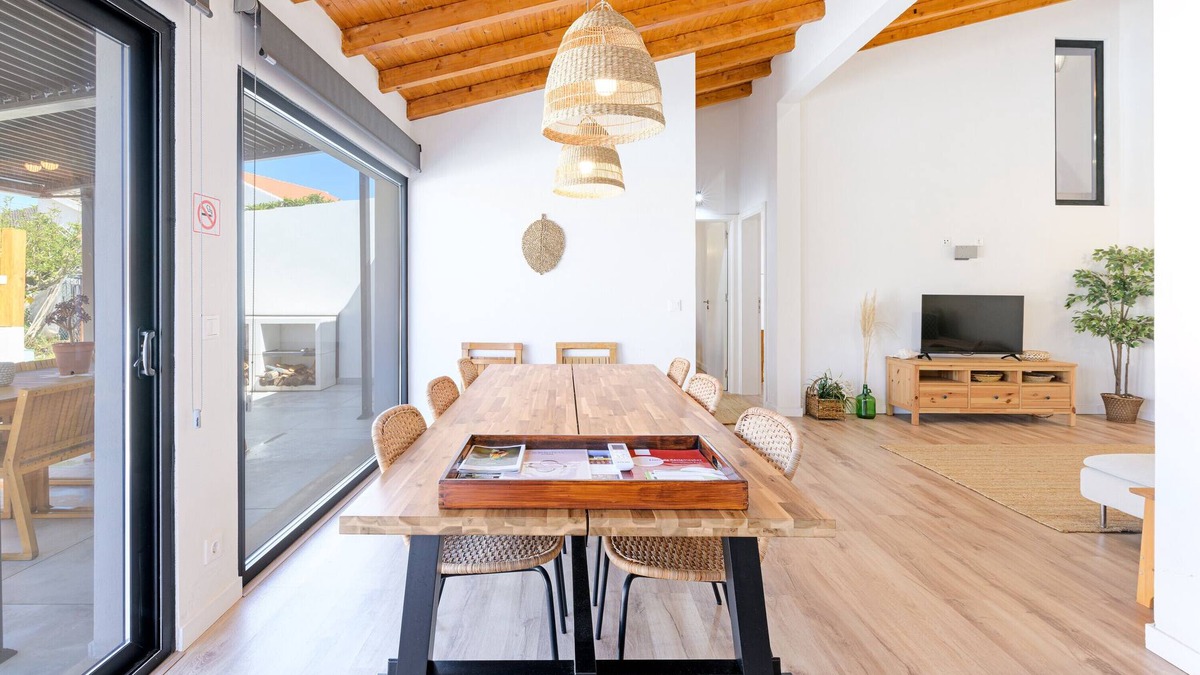 Camarate House | Holiday Home 'Esteva Country House' with Mountain View, Wi-Fi and Air Conditioning
