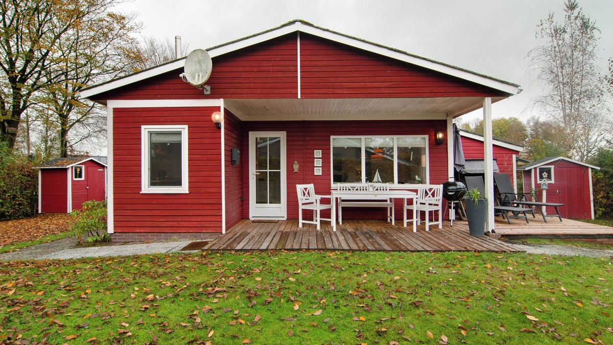 Sudbrookmerland House | Holiday Home 'Ferienhaus Grosses Meer' with Private Terrace, Private Garden and Wi-Fi