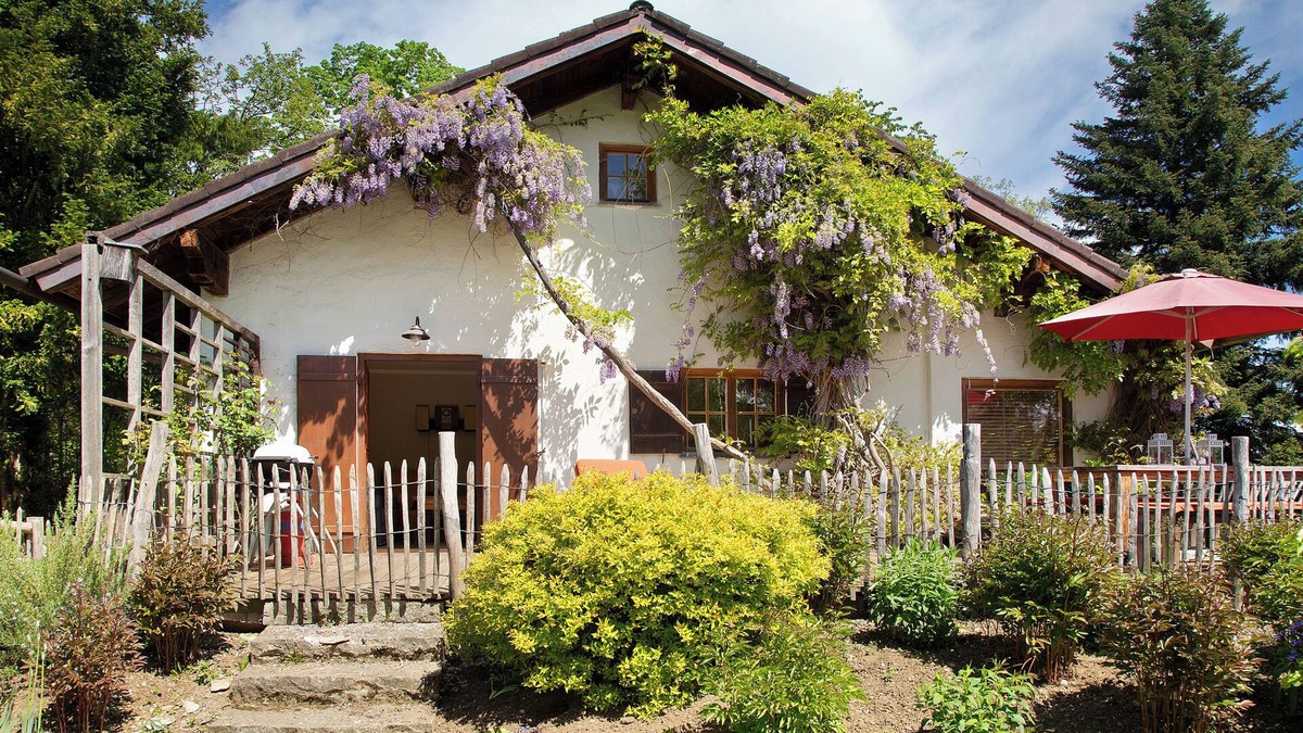 Munchen District House | Holiday Home 'Ferienhaus Auszeithaus' with Private Terrace, Private Garden and Wi-Fi