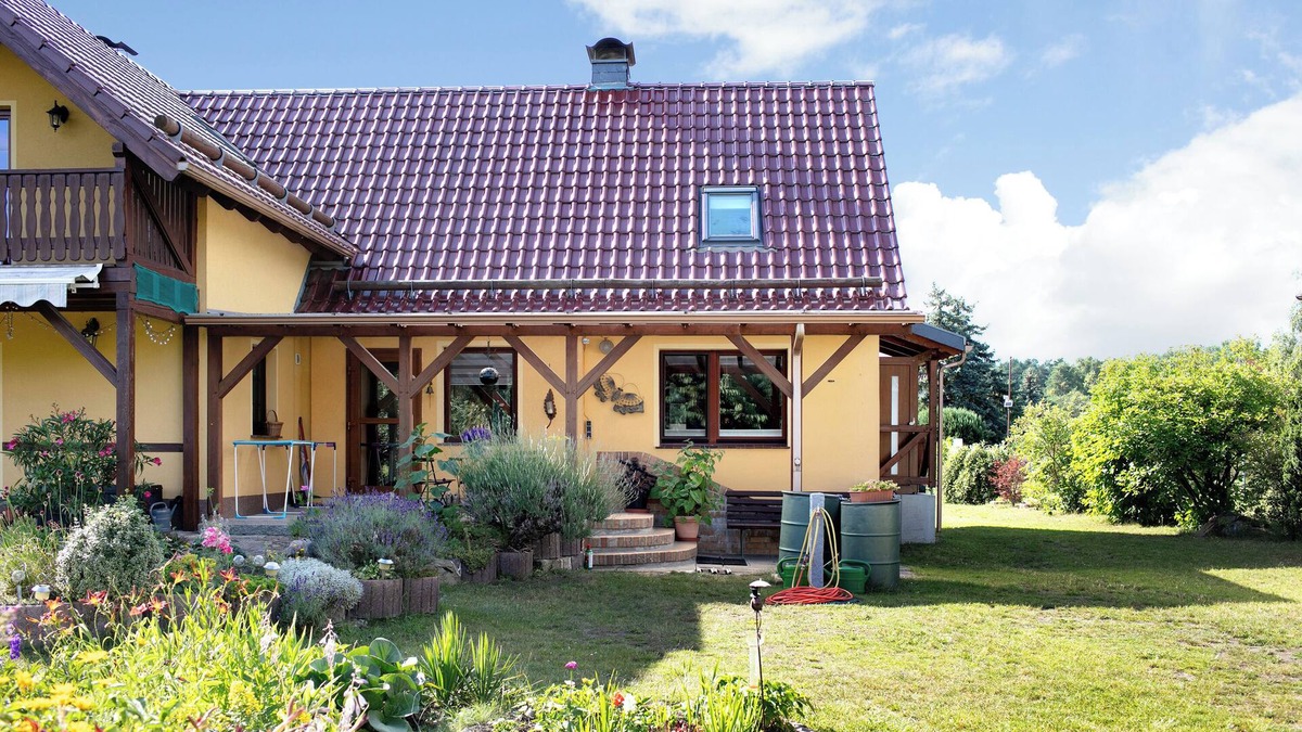 Althuttendorf House | Holiday Home 'Ferienhaus Engert Mit Holzofensauna' with Private Terrace, Shared Garden and Wi-Fi