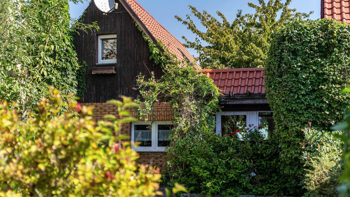 Blankenburg House | Holiday Home 'Ferienhaus Kornblume' with Private Terrace, Private Garden and Wi-Fi