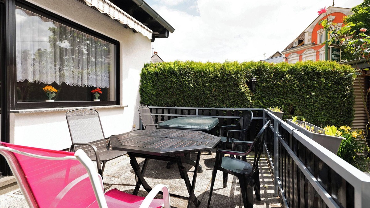 Kaisersesch House | Holiday Home 'Ferienhaus Eiffelperle' with Private Terrace, Private Garden, Sauna and Wi-Fi