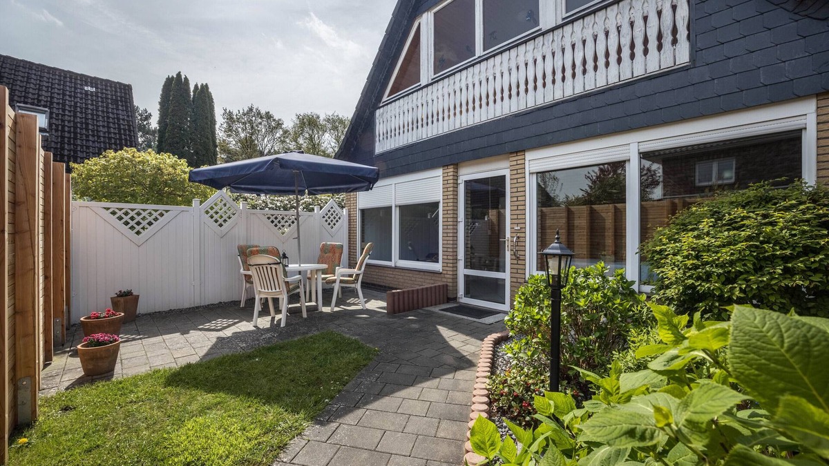Kreyenbruck House | Holiday Home 'Ferienhaus Inge' with Private Terrace, Private Garden and Wi-Fi