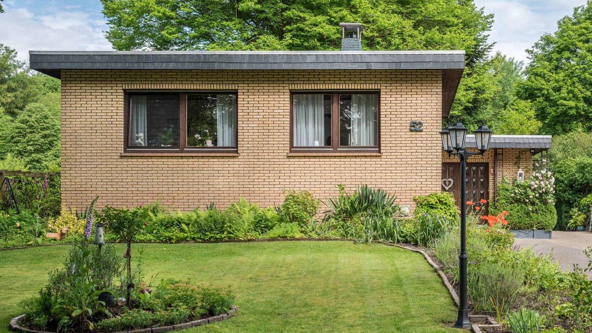Loyerberg House | Holiday Home 'Ferienwohnung Loy' with Private Terrace, Private Garden and Wi-Fi