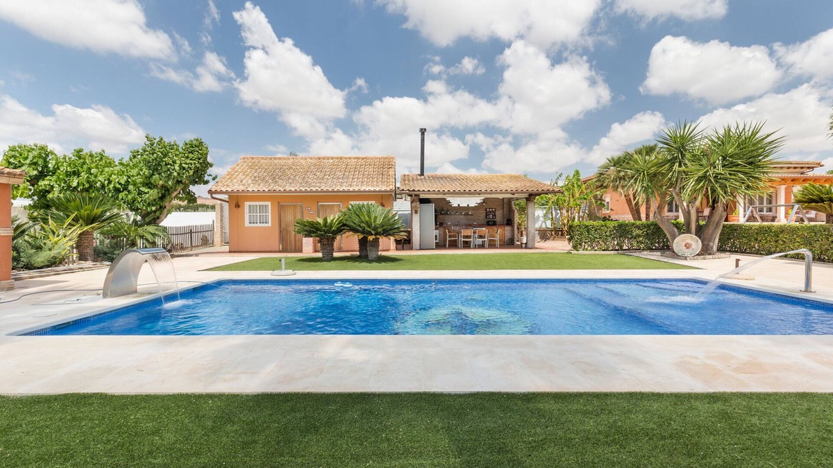 Librilla House | Holiday Home 'Finca Sol Del Sur' with Mountain View, Wi-Fi and Air Conditioning