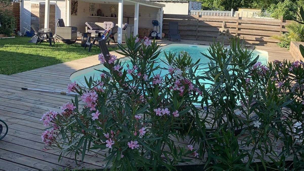 Ambares-et-Lagrave House | Holiday home near 20 minutes from Bordeaux and the beaches