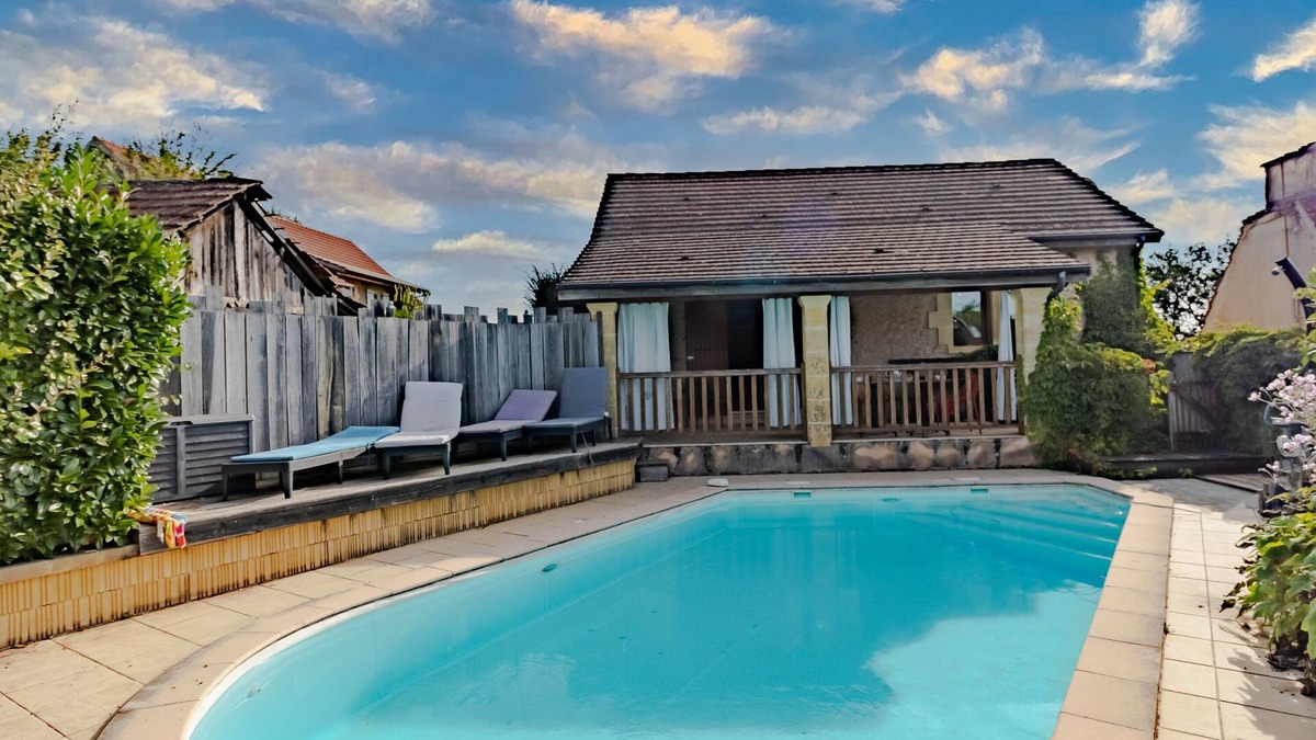 Beynac-et-Cazenac House | Holiday Home 'La Gourmandise D'Huguette' with Private Pool, Wi-Fi and Air Conditioning