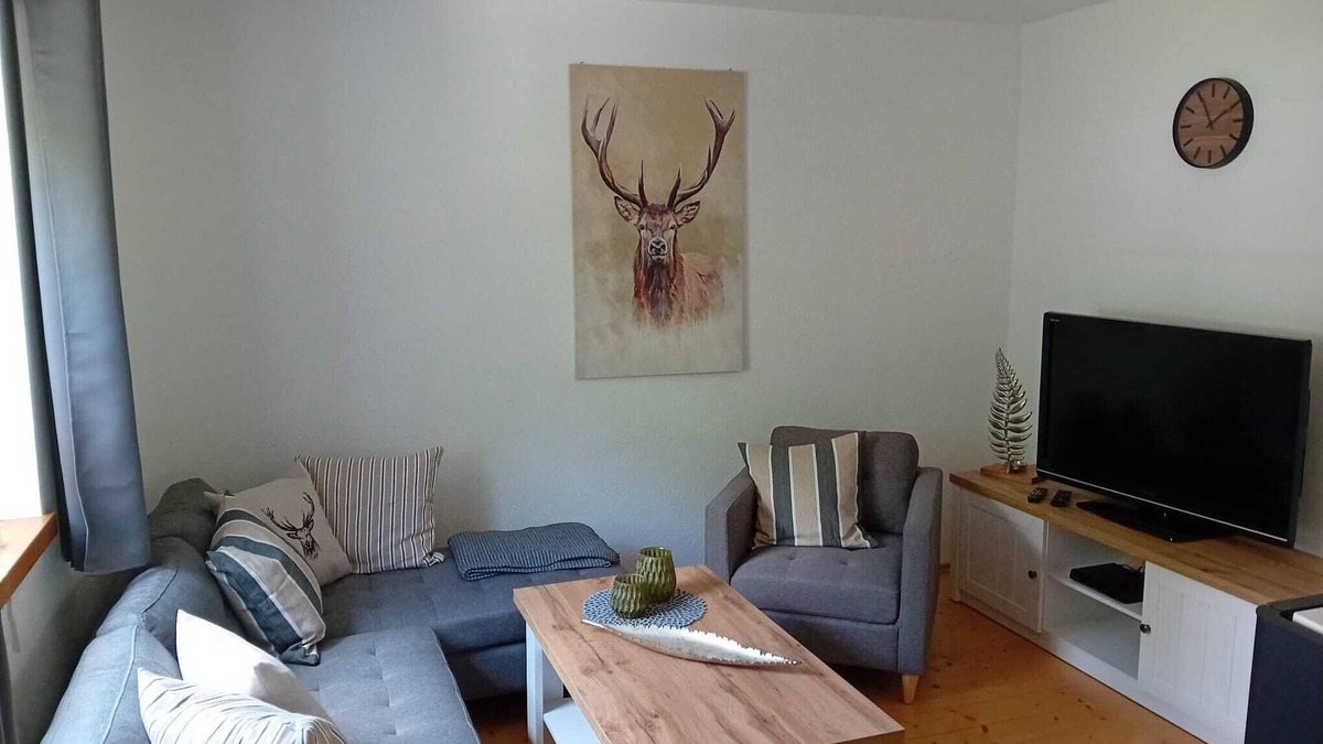 Rofingen House | Holiday Home 'Frieda' with Private Garden and Wi-Fi