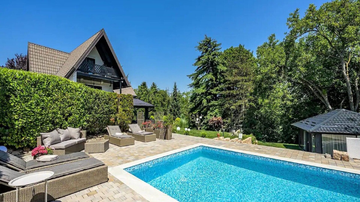 Gornji Kneginec House | Holiday Home Frieden - Three Bedroom Holiday Home with Swimming Pool