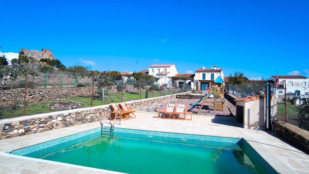 Encinasola House | Holiday Home "Fuerte Thirteen"
