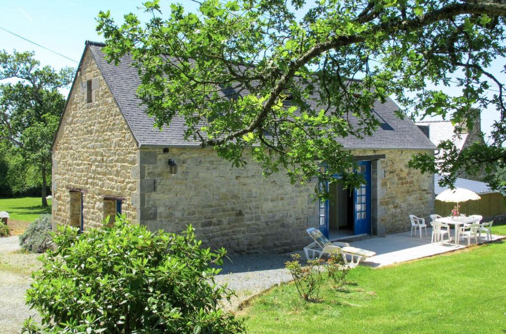 Plouzelambre House | Holiday Home Gîte des Perdrix by Interhome