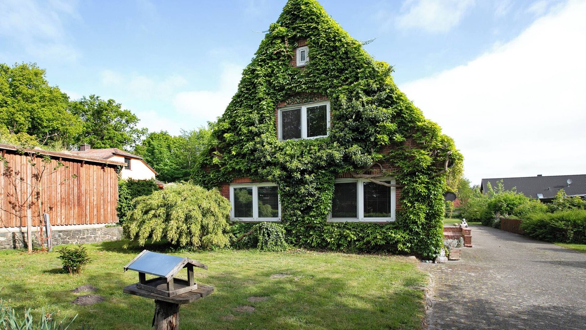 Stadum House | Holiday Home 'Gerda' with Private Terrace, Private Garden and Wi-Fi