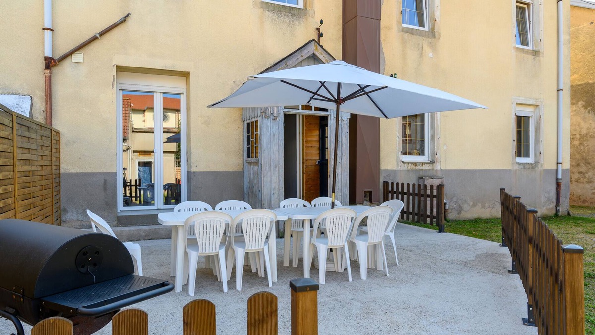 Plainfaing House | Holiday Home 'Gîte Les 3 Cerfs - 3 Étoiles' with Mountain View, Private Terrace and Wi-Fi