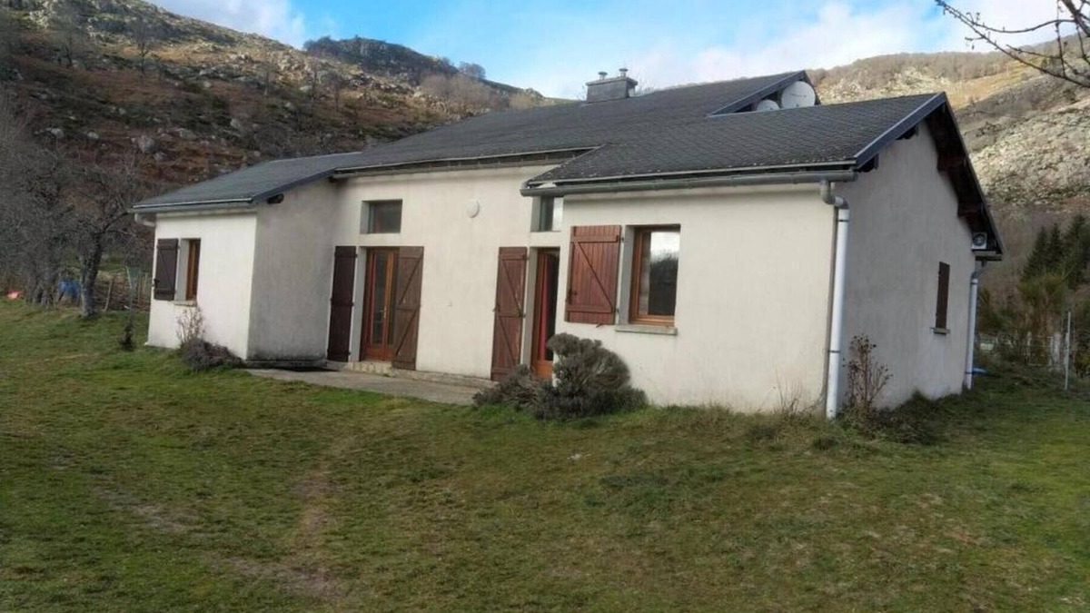 Dourbies House | Holiday Home 'Gîte Le Suquet' with Mountain View and Private Terrace