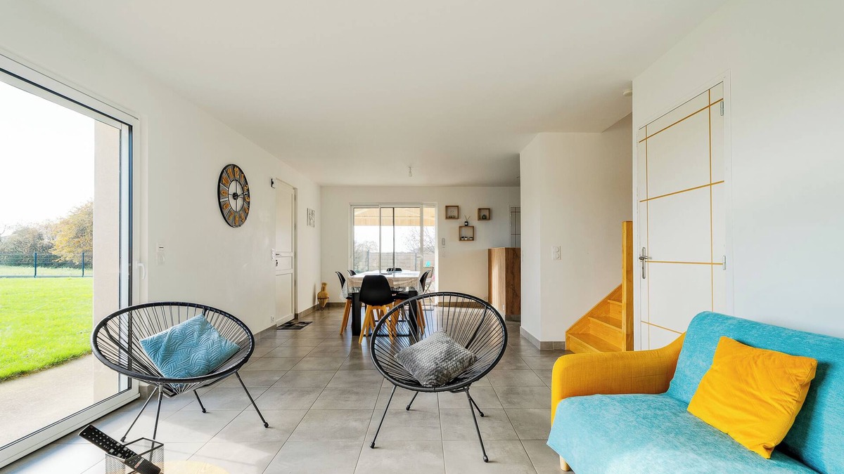 Corseul House | Holiday Home 'Gite Les Portes De Montafilan' with Private Terrace and Garden