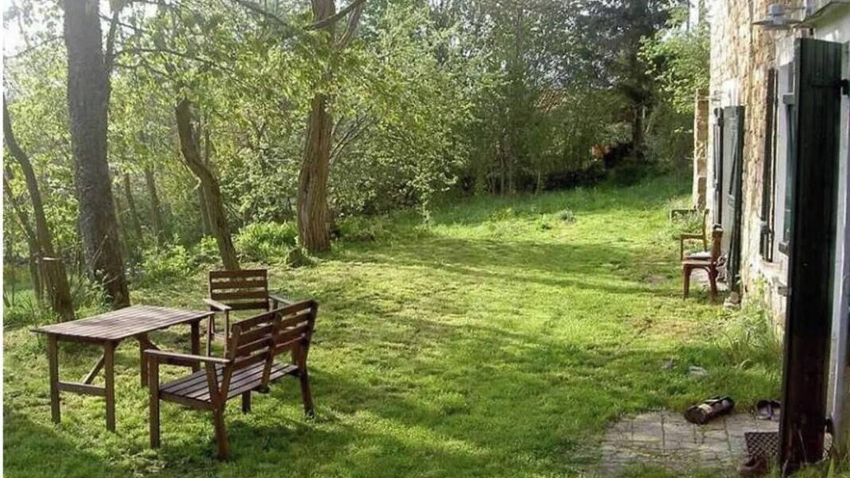 Vielprat House | Holiday Home 'Gites Des Gorges De La Loire' with Private Garden and Wi-Fi