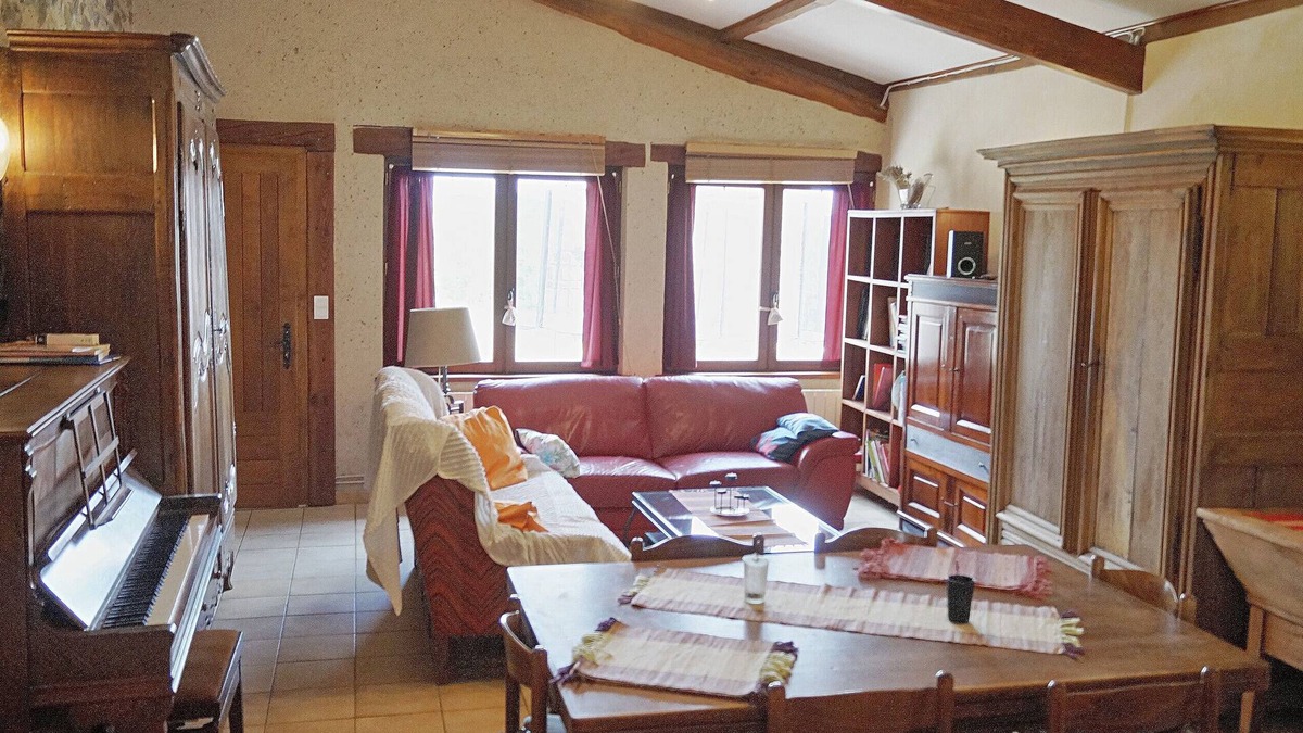 La Rochette House | Holiday Home 'Gîtes De Saint Ribert 6 Pièces' with Shared Terrace and Wi-Fi