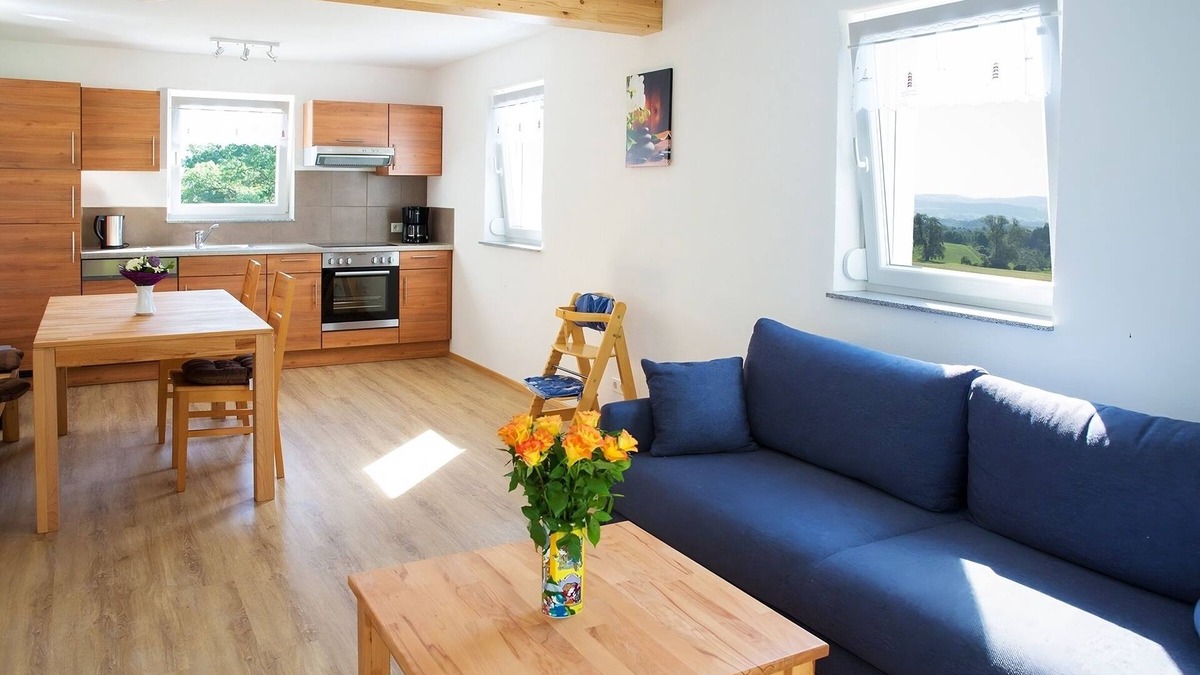 Hohenbodman House | Holiday Home 'Haus 1, 80 Qm, 2 Schlafzimmer' with Private Terrace, Shared Garden and Wi-Fi