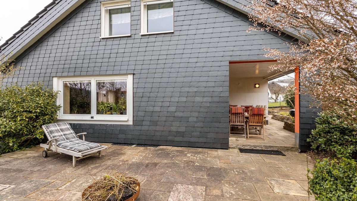 Bad Berleburg House | Holiday Home 'Haus Waldblick' with Private Terrace, Private Garden and Wi-Fi