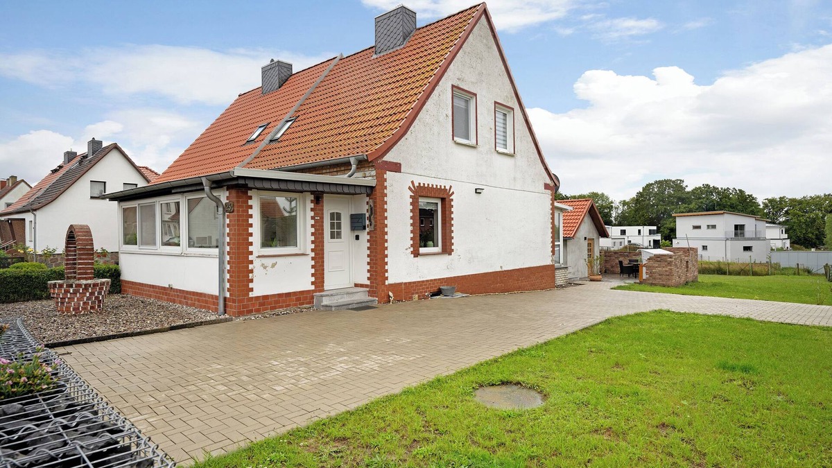 Kalkhorst House | Holiday Home 'Haus Friede' with Private Terrace, Private Garden and Wi-Fi