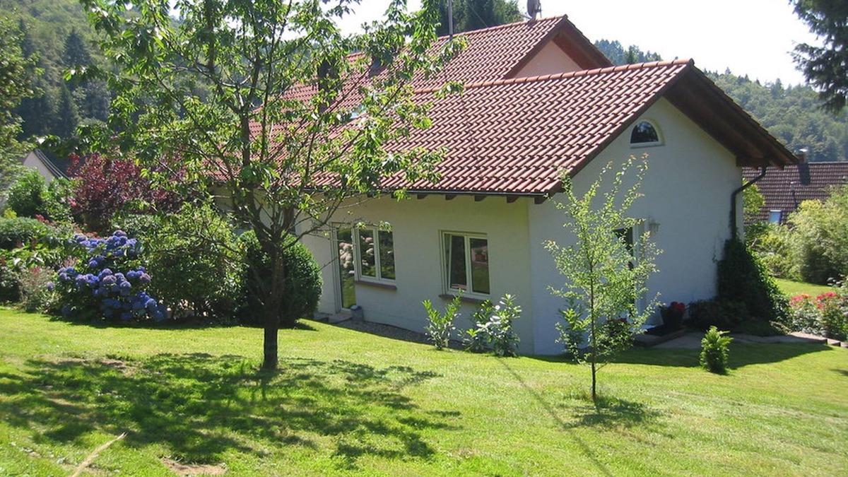 Lipburg House | Holiday Home 'Häusle' with Mountain View, Private Terrace and Wi-Fi