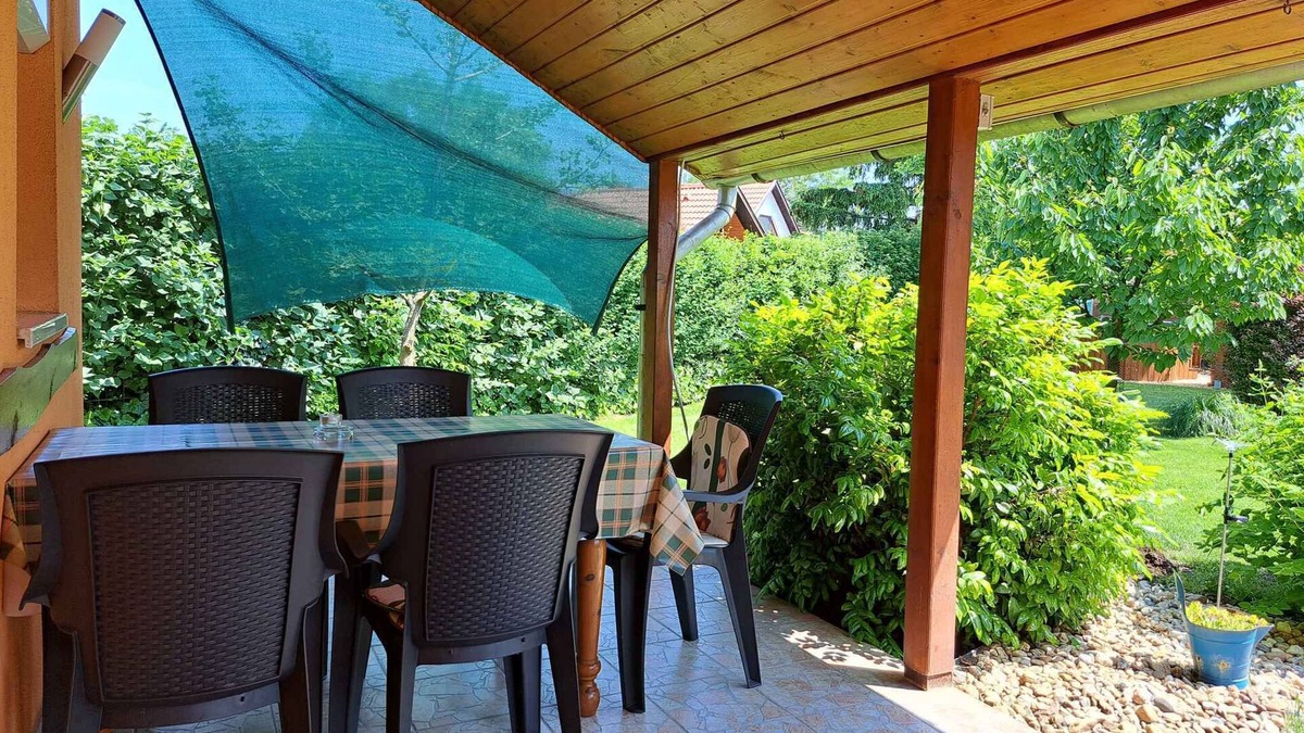 Tiszafured House | Holiday home Holiday home with indoor and outdoor pool, whirlpool and sauna