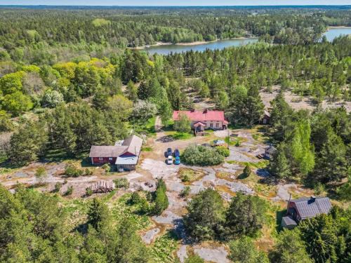 Kustavi House | Holiday Home Holiday pleikilä by Interhome