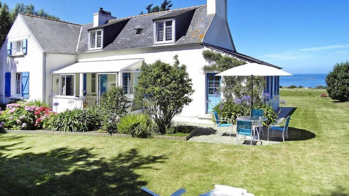Saint-Jean-du-Doigt House | Holiday Home in Brittany near Sandy Beaches