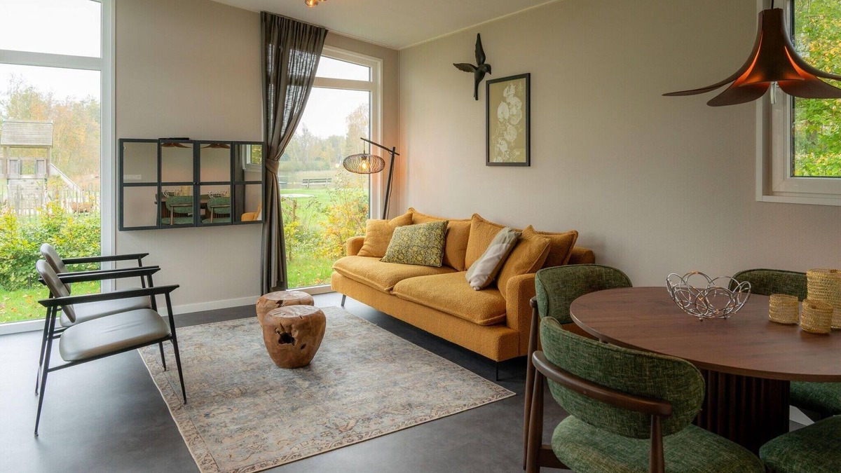 Sint Nicolaasga House | Holiday home in Sint Nicolaasga by the water