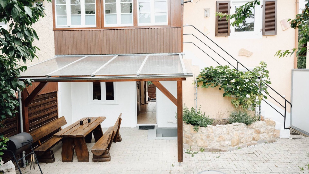Heitersheim House | Holiday Home 'Idylische Ferienunterkunft' with Private Terrace, Private Garden and Wi-Fi
