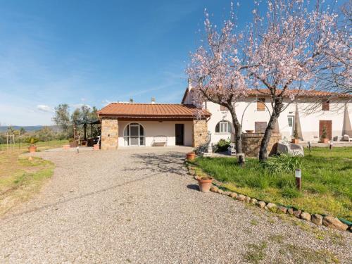 Scarlino House | Holiday Home Il Mondanespole by Interhome