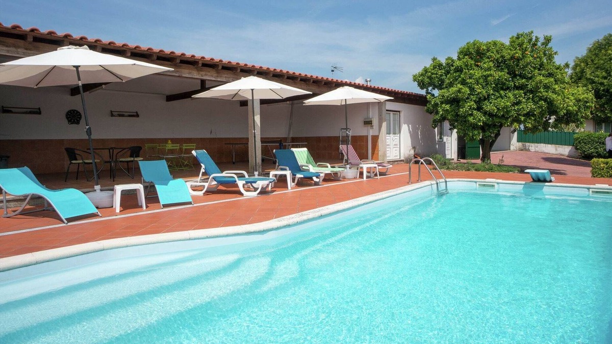 Ponte de Lima House | Holiday Home in Arcozelo with Private Pool