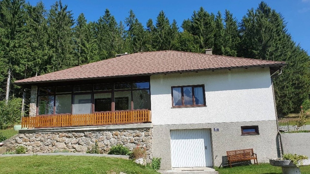 Altmelon House | Holiday Home in Altmelon near Weinsberg Forest