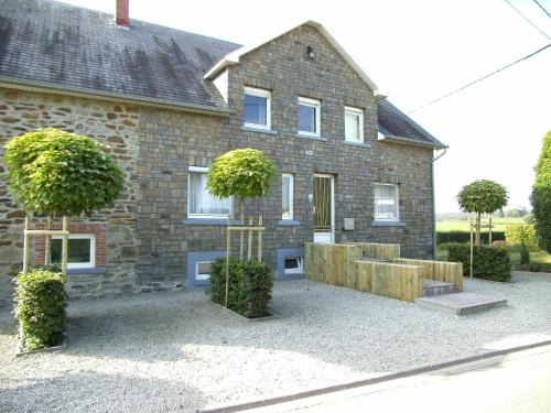 Heppenbach Apartment | Holiday Home in Ardennes with Scenic Garden