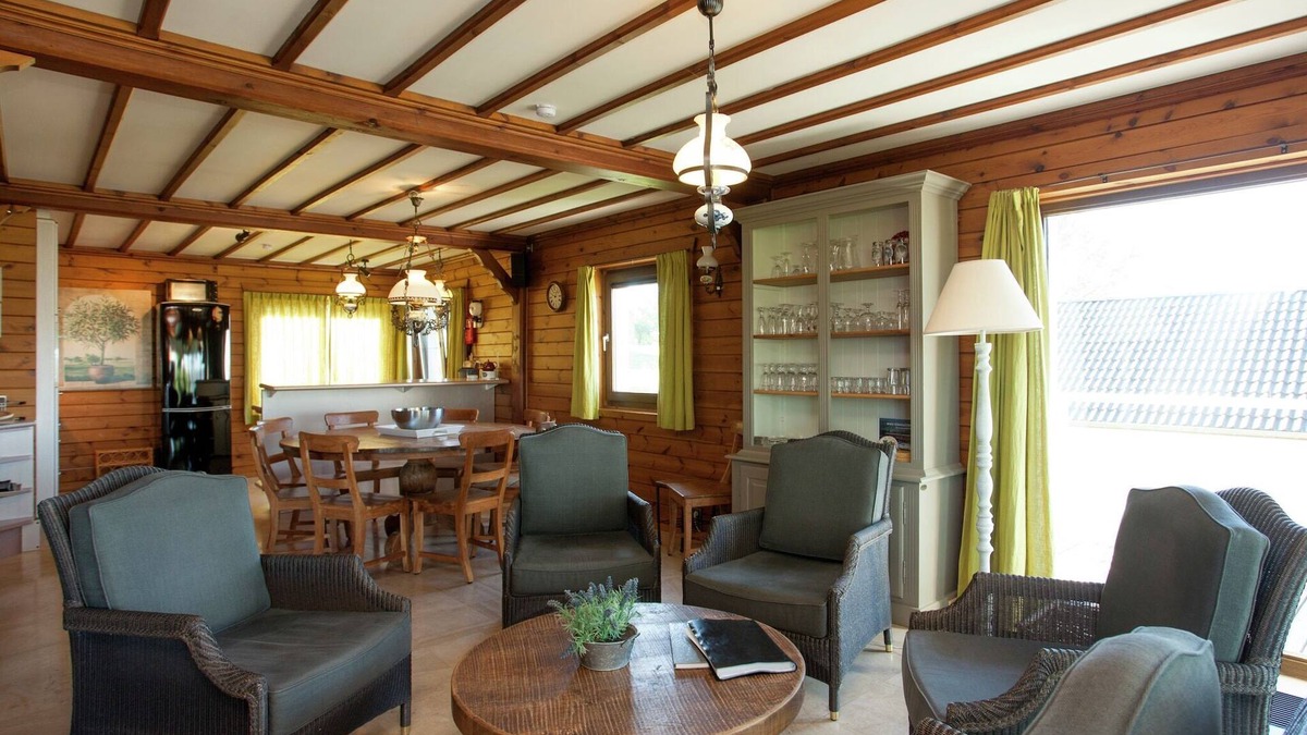 Beffe Villa | Holiday Home in Rendeux near Ourthe Valley