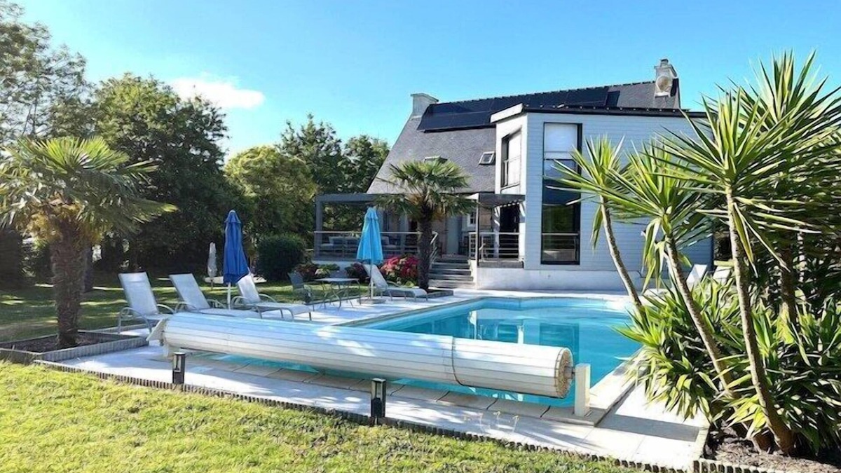 Gouesnach House | Holiday Home in Bénodet with Pool & Beaches