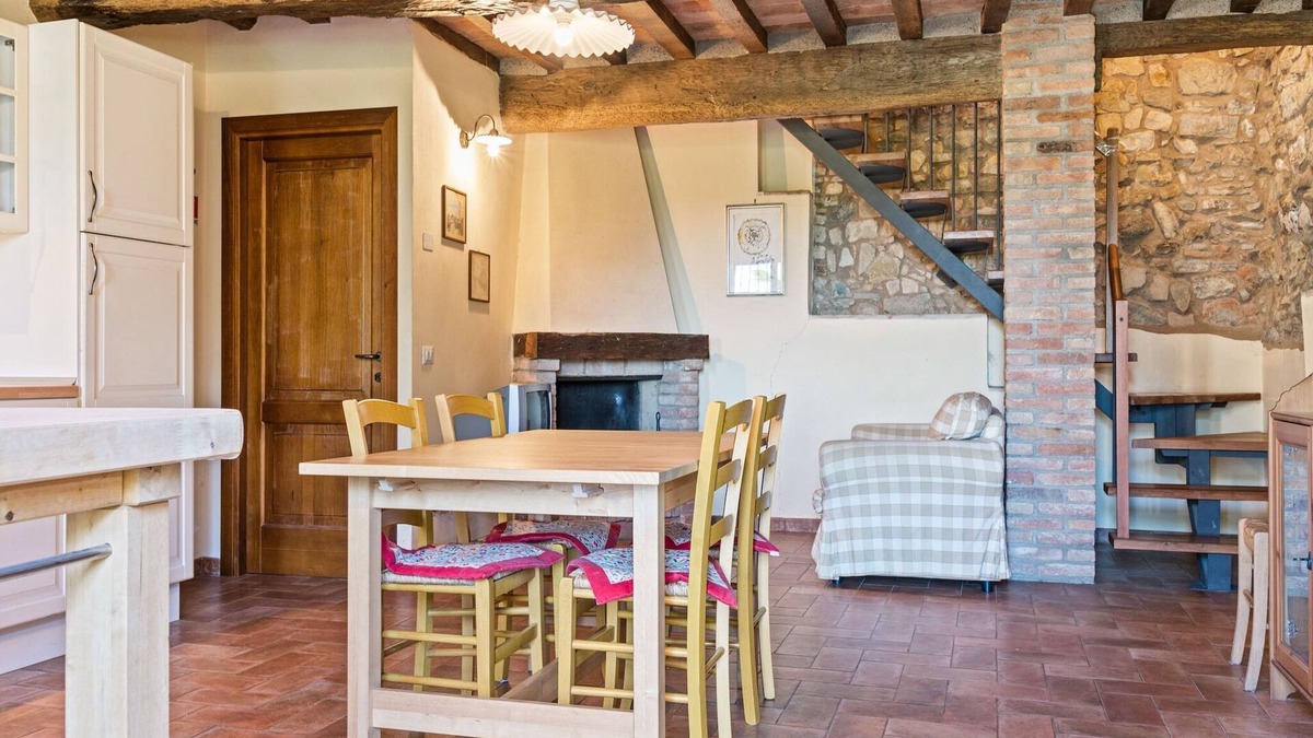 Ca' de' Grimaldi House | Holiday Home in Ca' De' Grimaldi with Garden