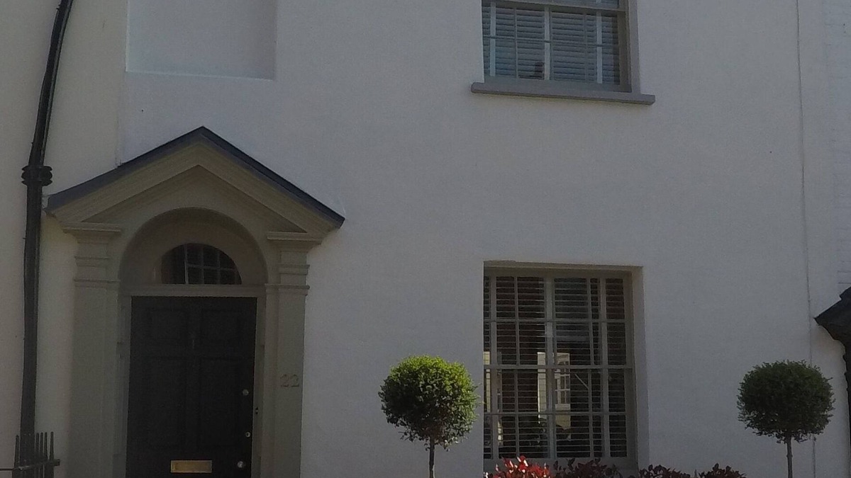 Exmouth House | Holiday Home in Central Exmouth Grade 2 listed character property, very charming