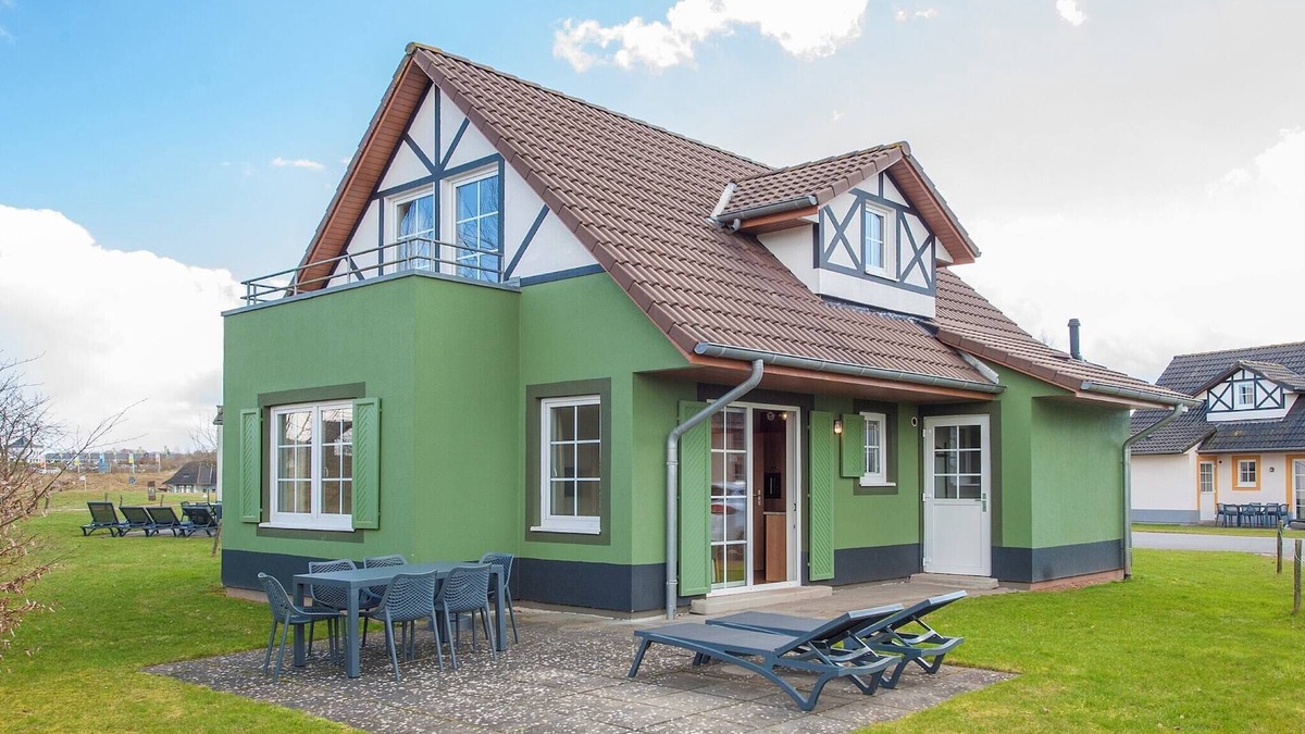 Ediger House | Holiday Home in Cochem with Garden Terrace