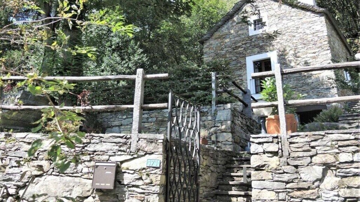 Riazzino House | Holiday home in Cugnasco with swimming pool