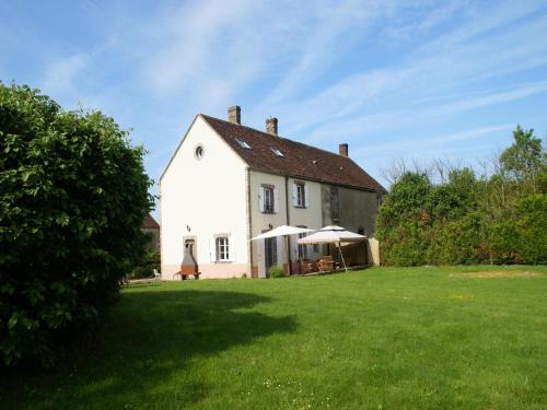 Diges House | Holiday Home in Diges with Garden & Cycling