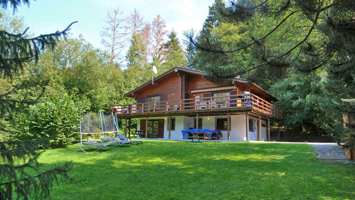 Weris House | Holiday Home in Durbuy with Garden