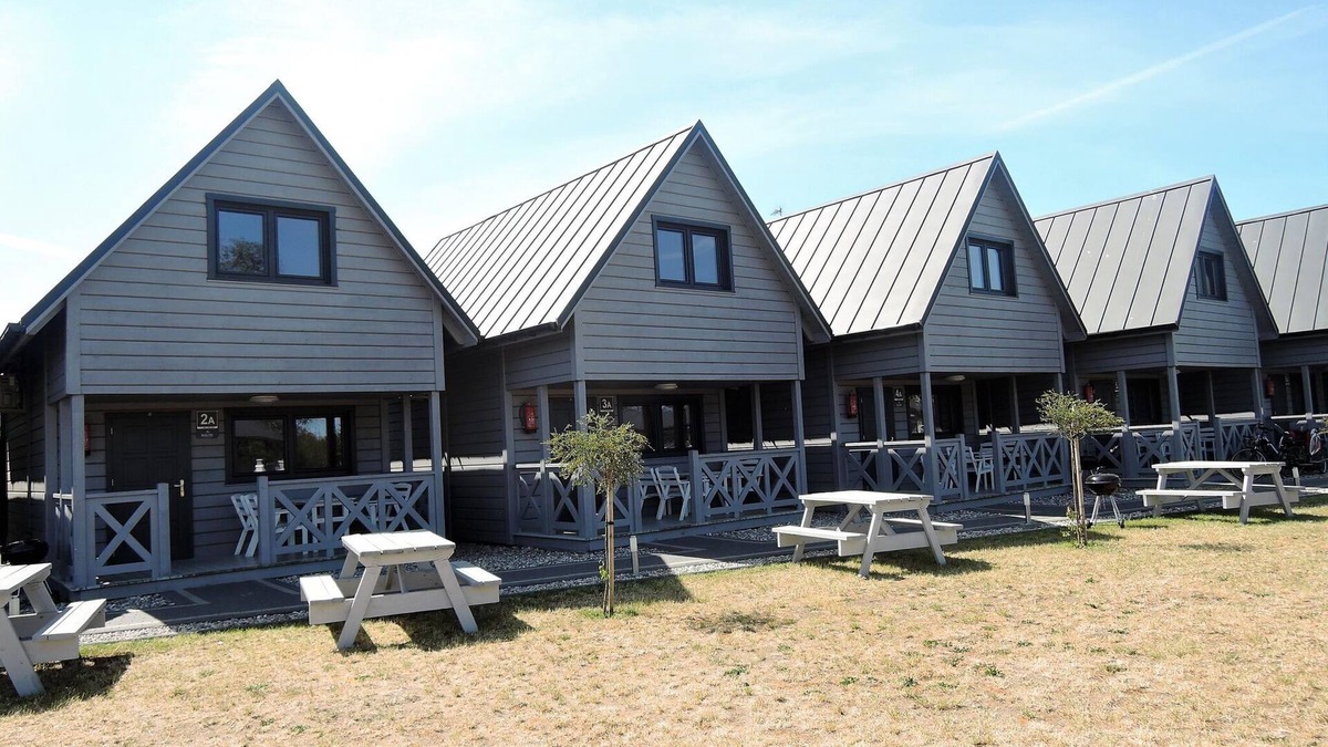 Dziwnowek House | Holiday Home in Dziwnówek by Sea and Lake