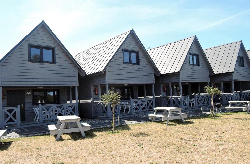 Dziwnowek House | Holiday Home in Dziwnówek by Sea and Lake