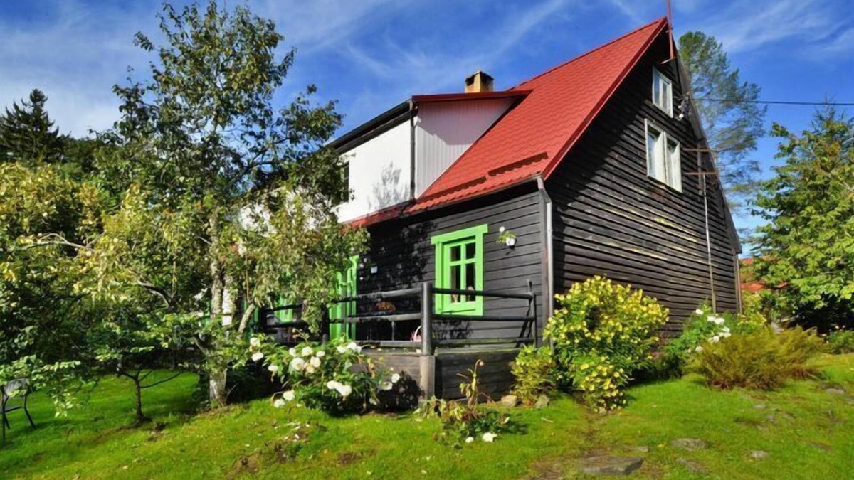 gmina Polanow Villa | Holiday Home in Forest near Łazy Beach